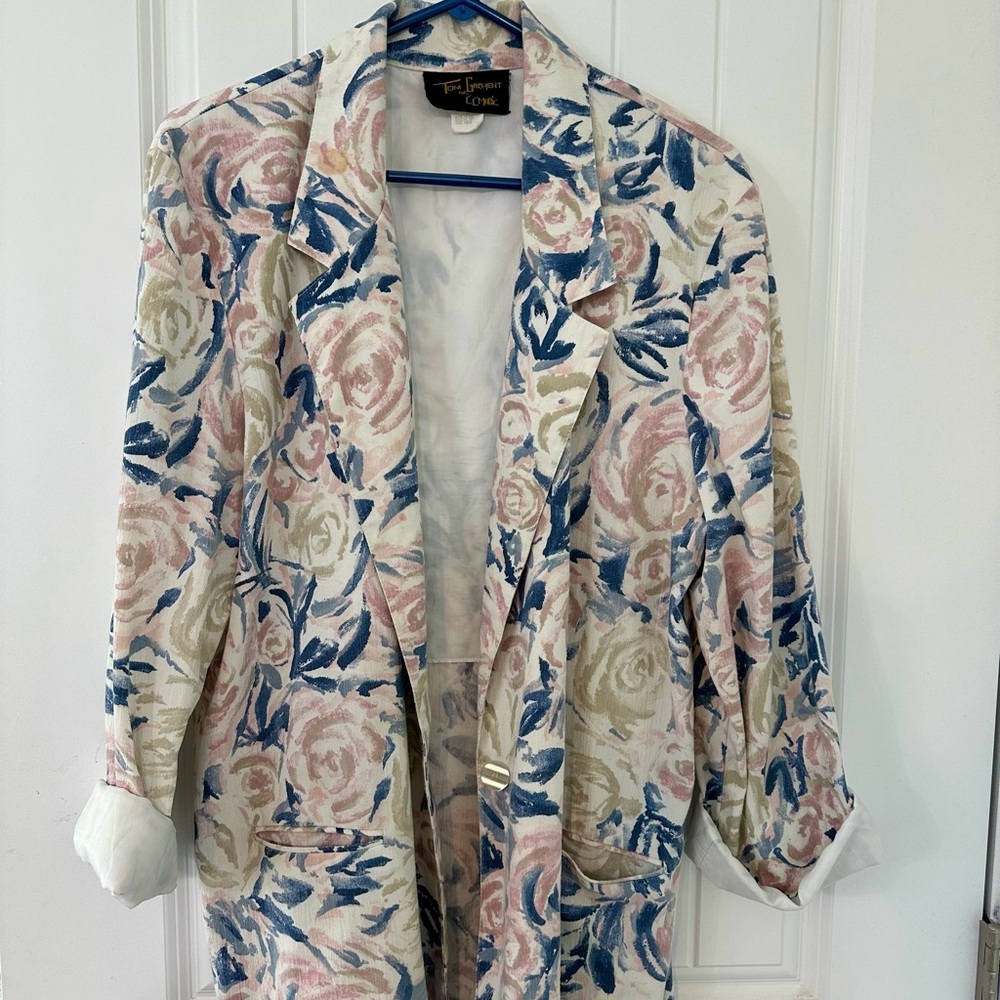 Vintage Chic Floral Blazer in Pink, Blue, and Cream